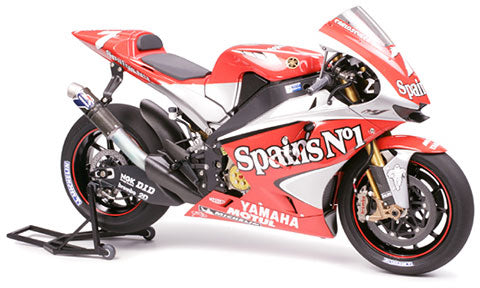 Yamaha YZR-M1 '04 No.7/No.33 (1/12 Scale)