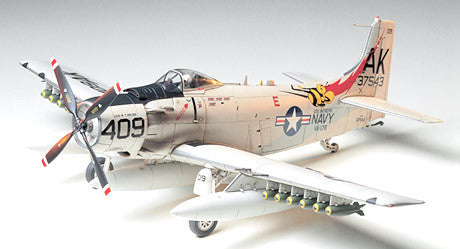 Douglas A-1H Skyraider™ U.S. Navy (1/48 Scale)