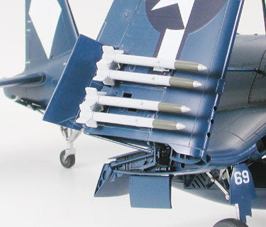 Vought F4U-1D Corsair® w/"Moto-Tug" (1/48 Scale)